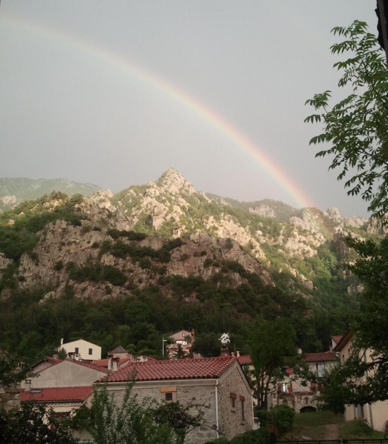Les Chalets Quazemi A Casteil 외부 사진